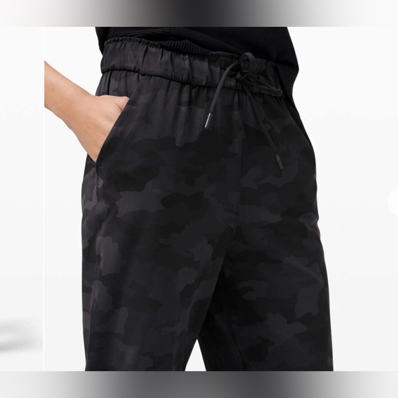 Lululemon Stretch High-Rise Jogger – Heritage 365 Camo (Deep Coal Multi) - Picture 2 of 7